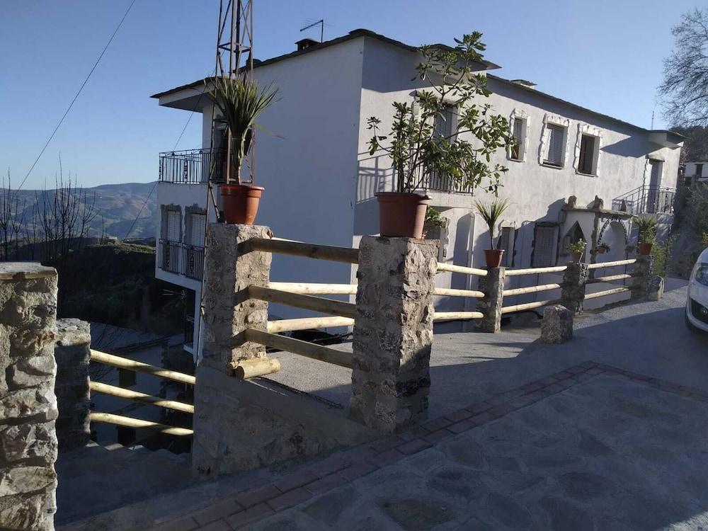 Alojamiento Rural Mirador Del Avellano Alpujarra De La Sierra Exterior photo