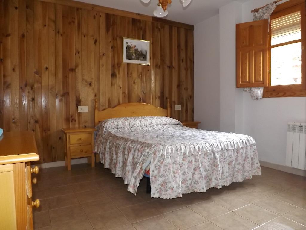 Alojamiento Rural Mirador Del Avellano Alpujarra De La Sierra Room photo